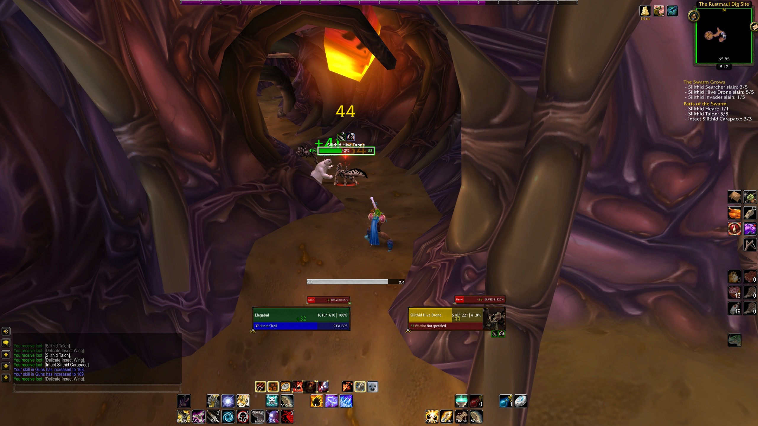 Screenshot of the inside of the Silithid cave in the Rustmaul Dig Site